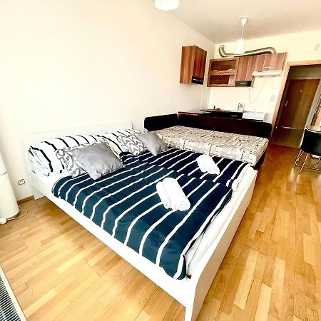 Centrum Park Apartment Prag Eksteriør billede