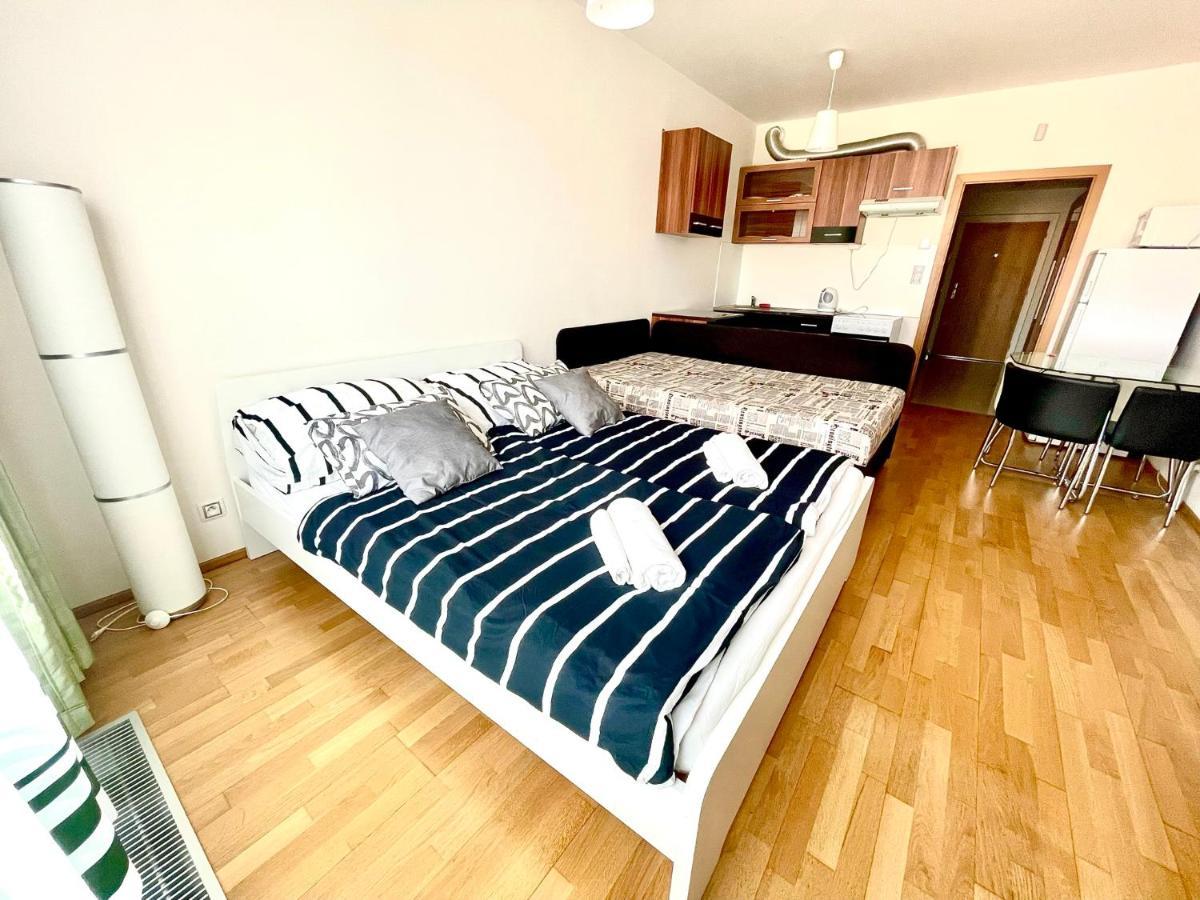 Centrum Park Apartment Prag Eksteriør billede